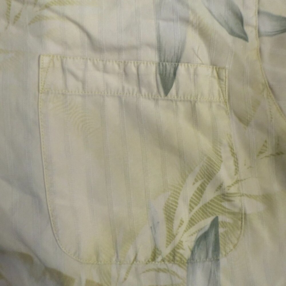 Tommy Bahama 100% Silk Short Sleeve Camp Shirt – Size Small - Picture 6 of 16